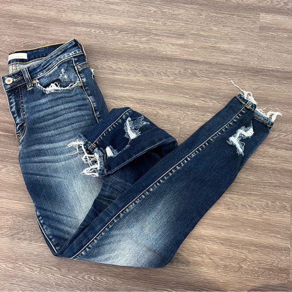 KanCan Los Angeles Jean, Size 5 / 26 waist, dark wash, ankle & pocket distressed - Picture 4 of 10